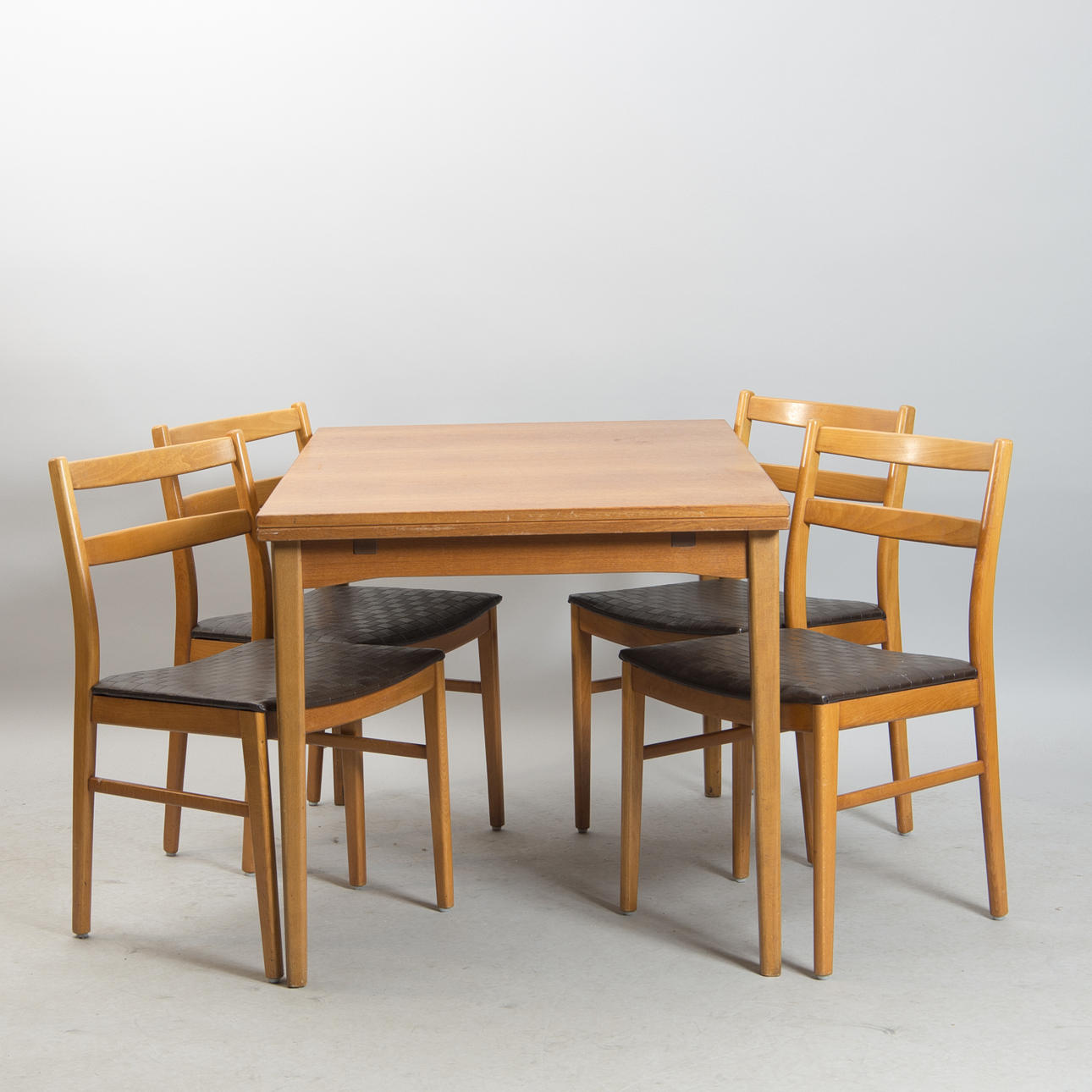 MATSALSGRUPP, teak/bok, 1900-talets mitt.