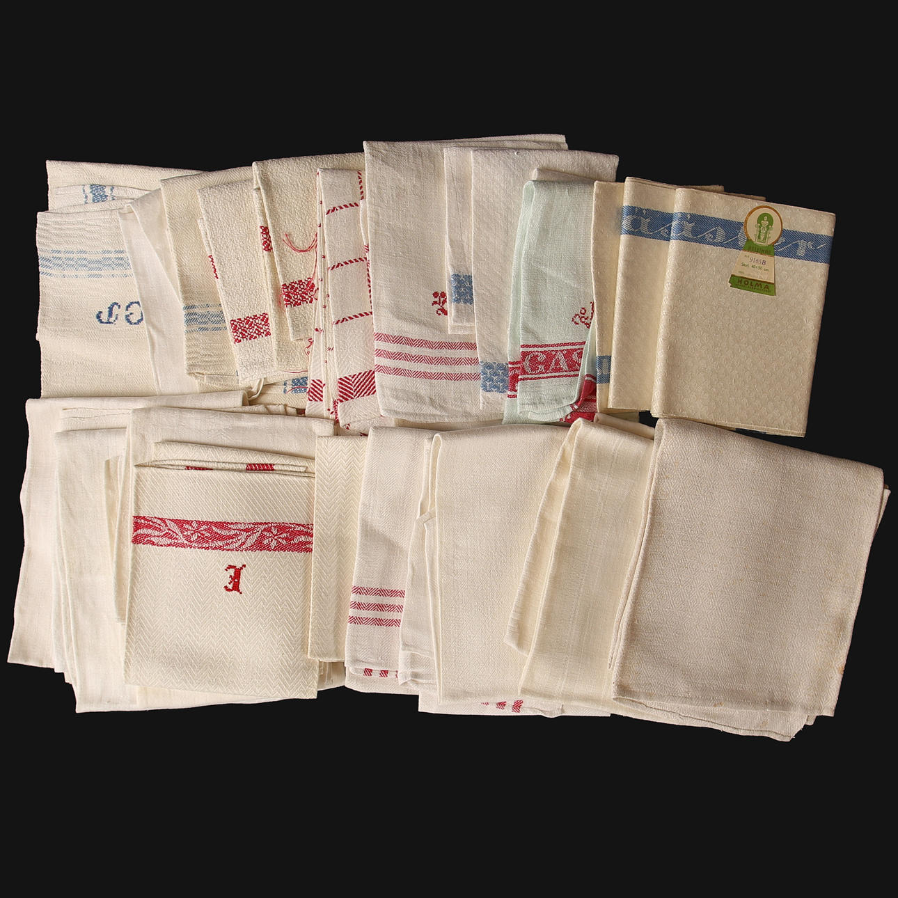 TOWELS. 30 pieces, all linen Holma, etc.