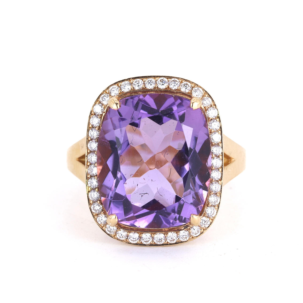 18CT AMETHYST & DIAMOND RING.
