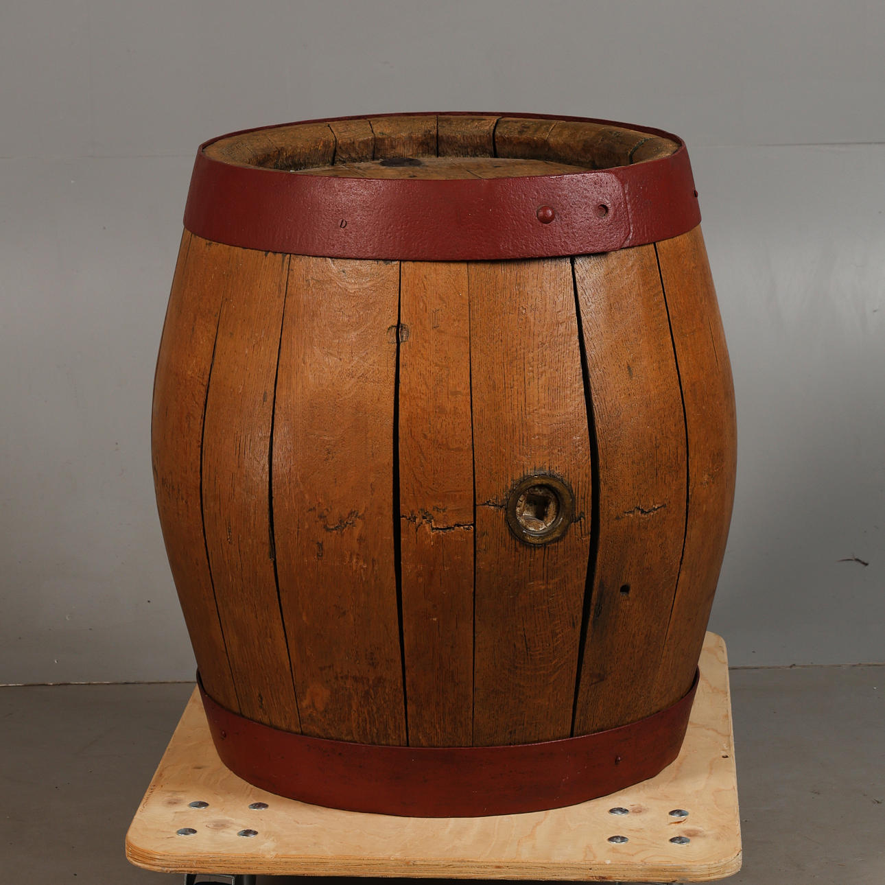 AN OAK BARRELL.