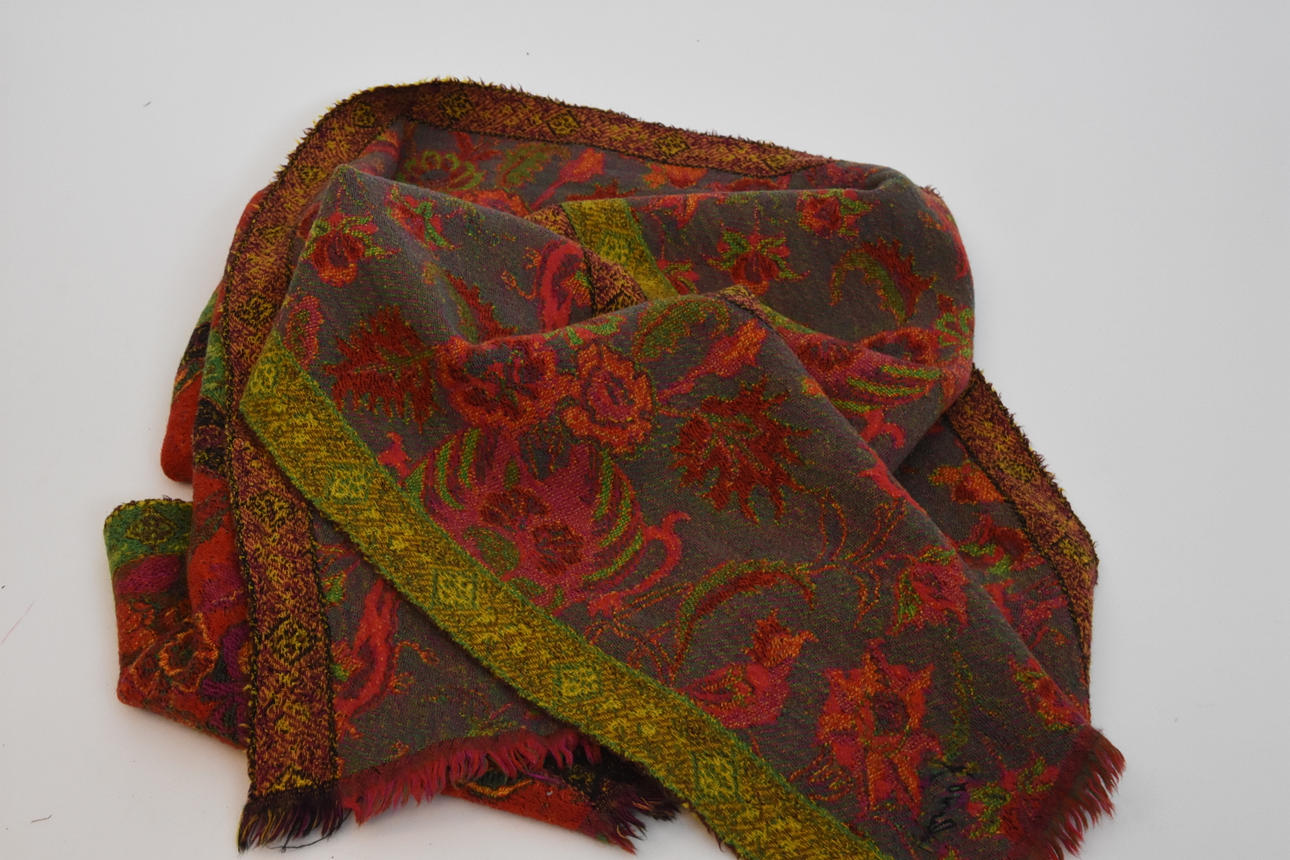 SJAL/ HALSDUK ,Kenzo.