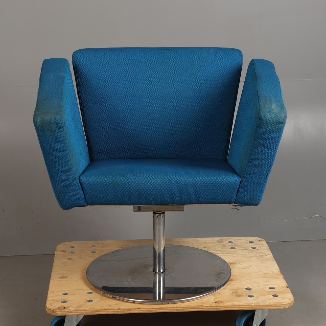 FERLEA ARMCHAIR.