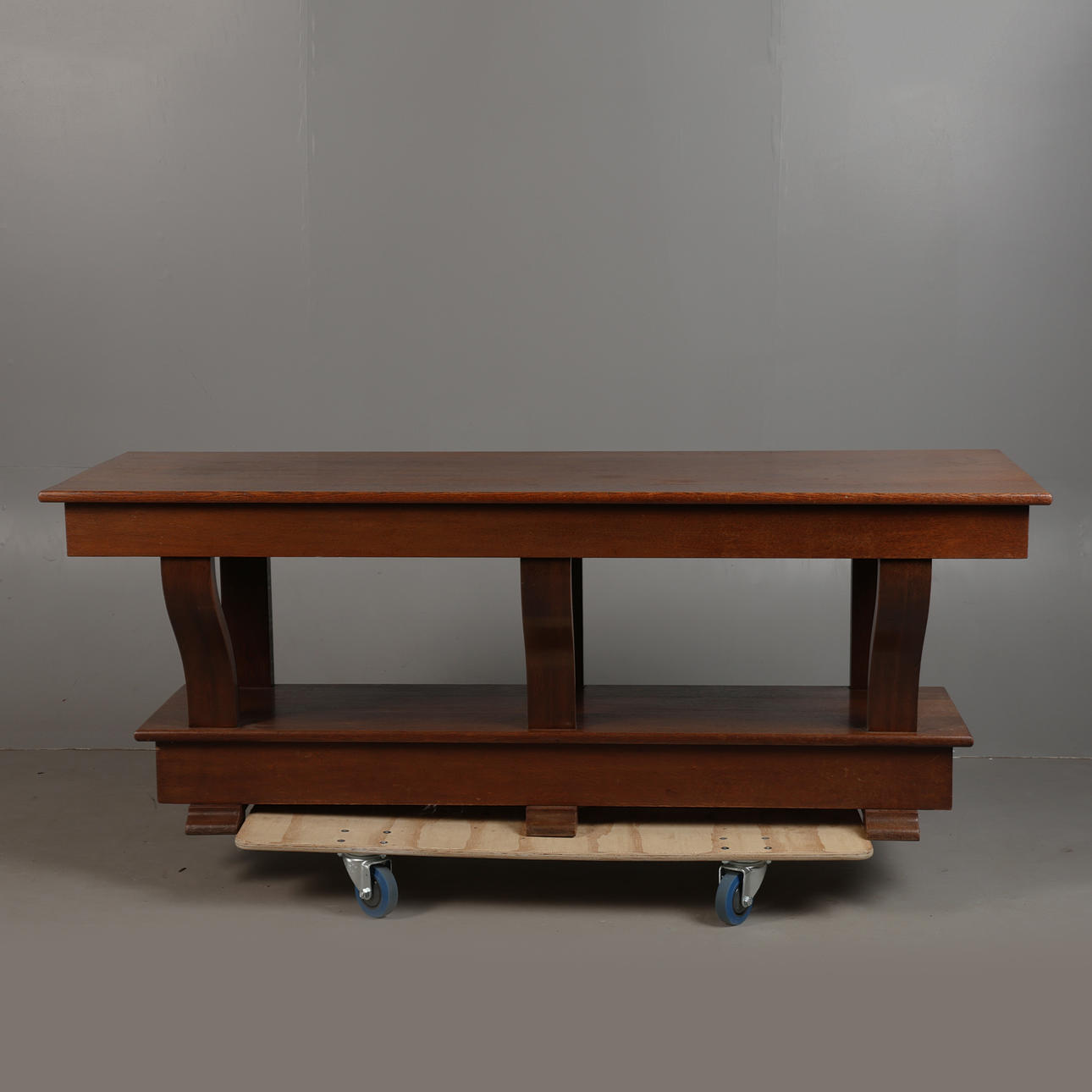 A 20TH CENTURY OAK CONSOLE TABLE.