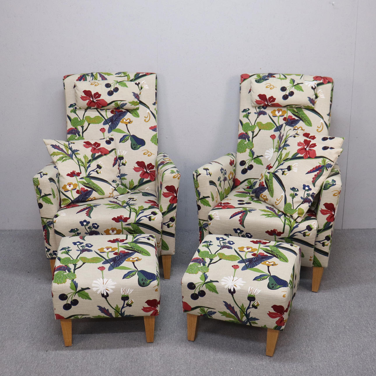 ARMCHAIRS with FOOTSTOOL, "Erik", Mio, 1 pair.