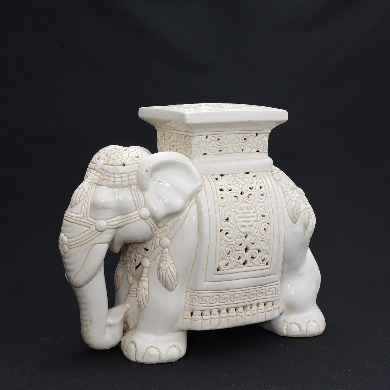 PEDESTAL, ceramic, elephant.