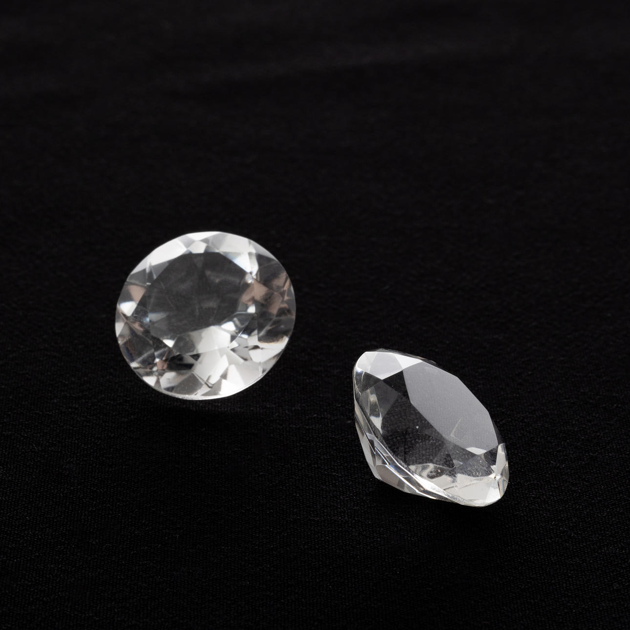 ROCK CRYSTALS, 35.38 ct.