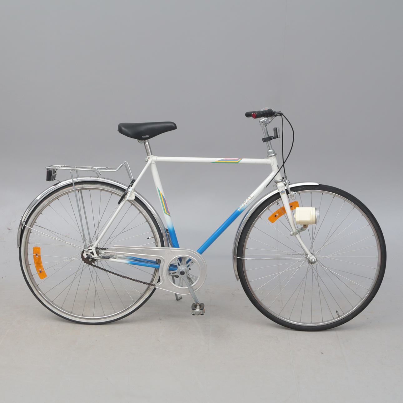 BICYCLE, Royal, 28 inches.