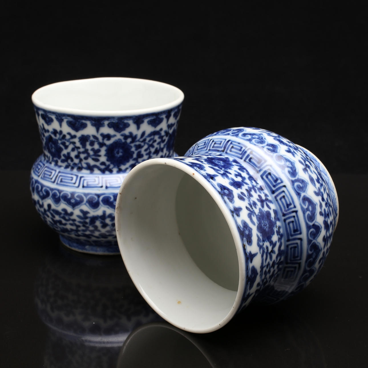 KRUKOR, ett par, sannolikt sent 1800-tal.