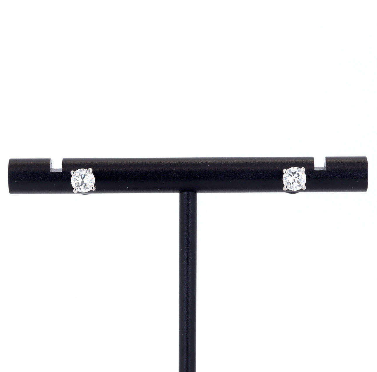 PLATINUM DIAMOND EARRINGS.