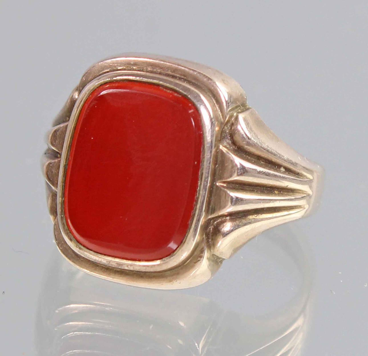 Carnelian men's ring, 8k gold.
