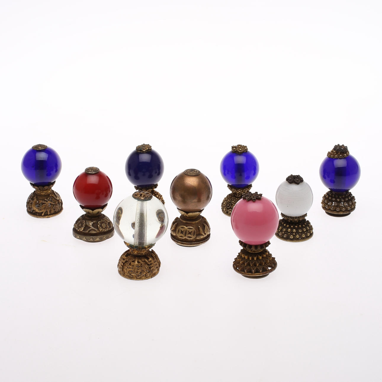 MANDARINHATTKNAPPAR, 9 st, Kina, Qing-dynastin, 1800-tal.