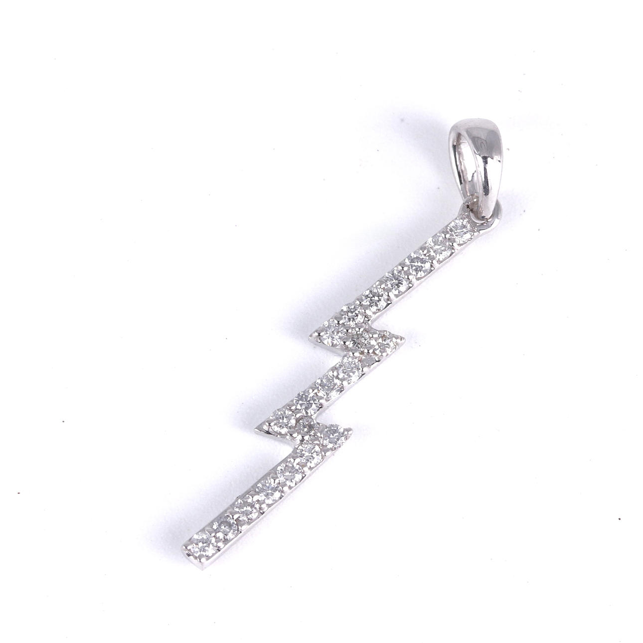 14CT GOLD DIAMOND PENDANT.