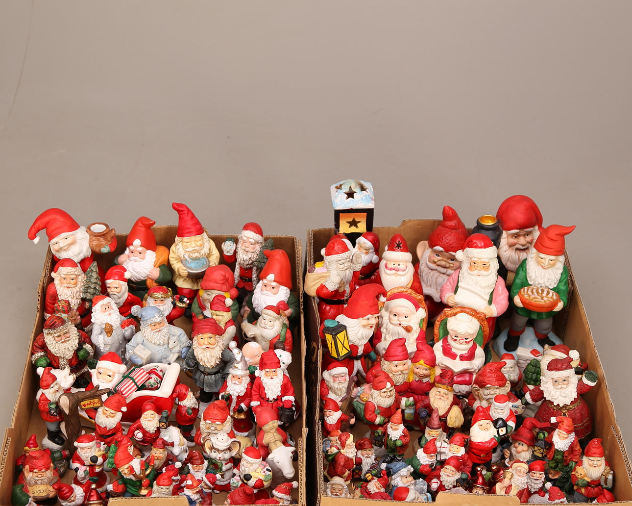 TOMTAR, ca 100 st (två lådor), keramik / kompositmaterial / porslin, 19-/2000-tal.