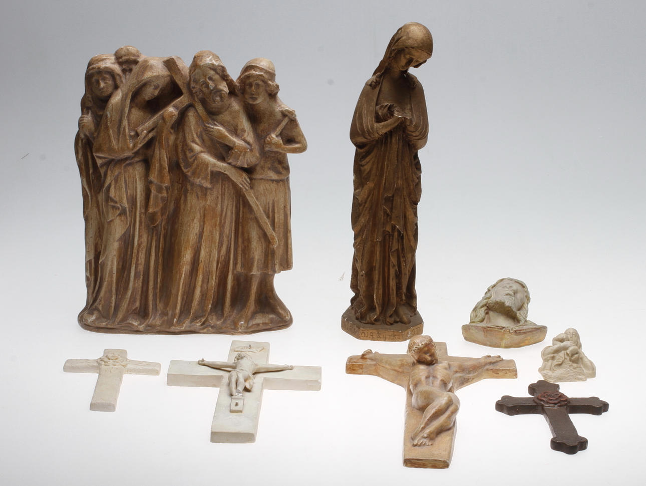 CARIN NILSON(1884-1973). TILLSKRIVEN. Skulpturer, 8 st, gips, osignerade.