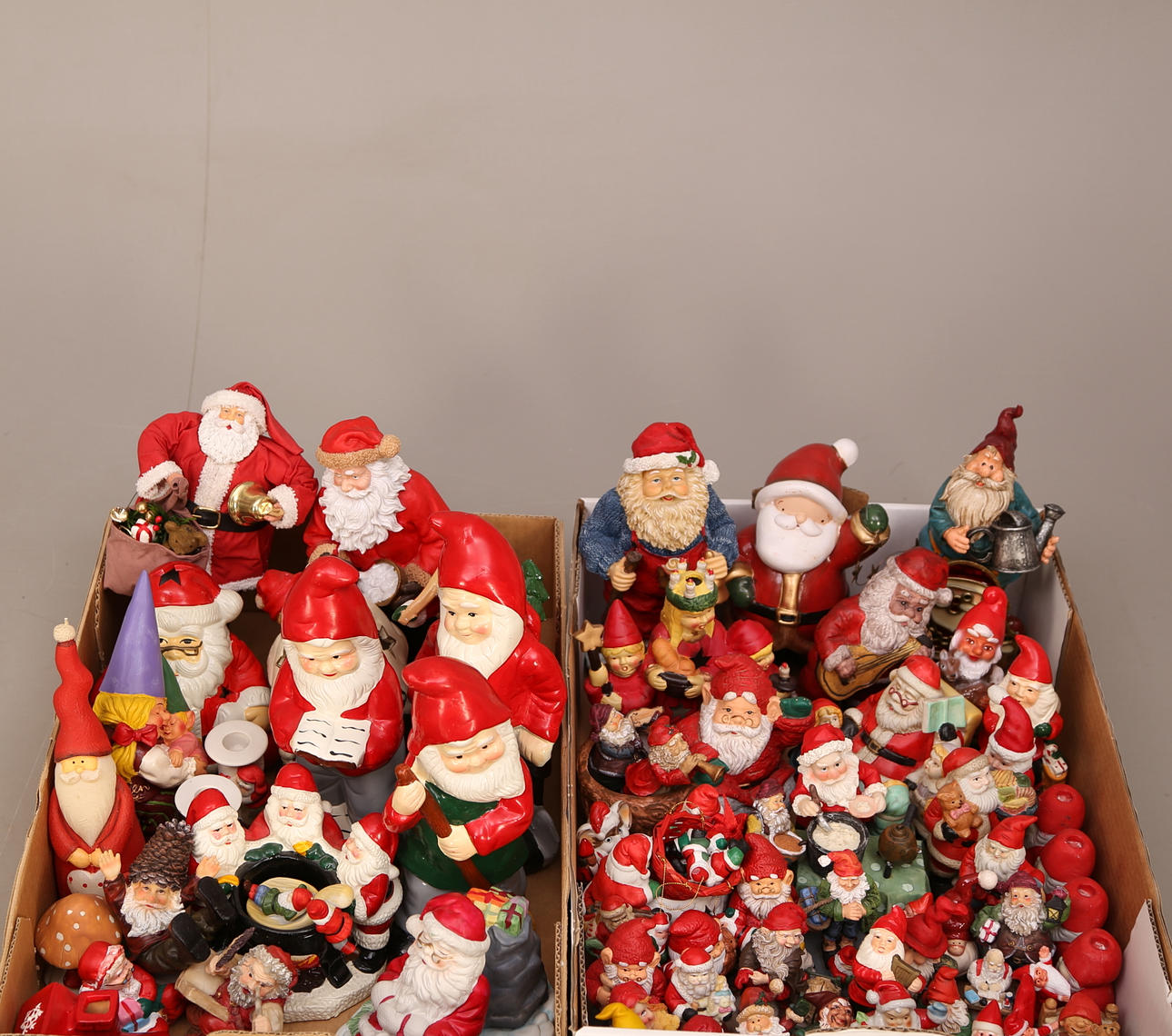 TOMTAR, ca 70 st (två lådor), keramik / kompositmaterial / porslin, 19-/2000-tal.