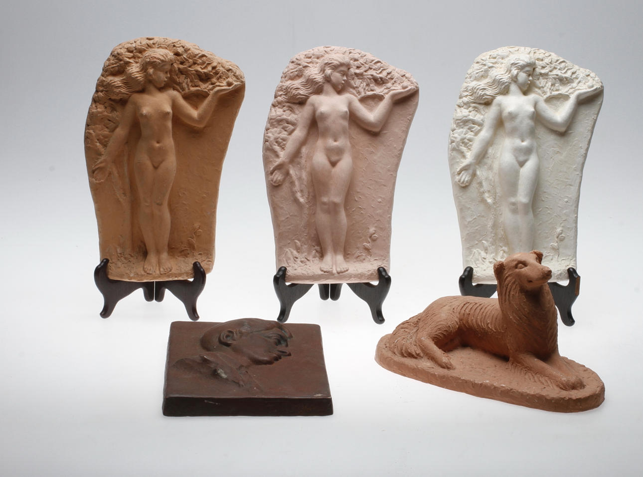 CARIN NILSON(1884-1973). Skulpturer, 5 st, gips, 4 st sigmerade.