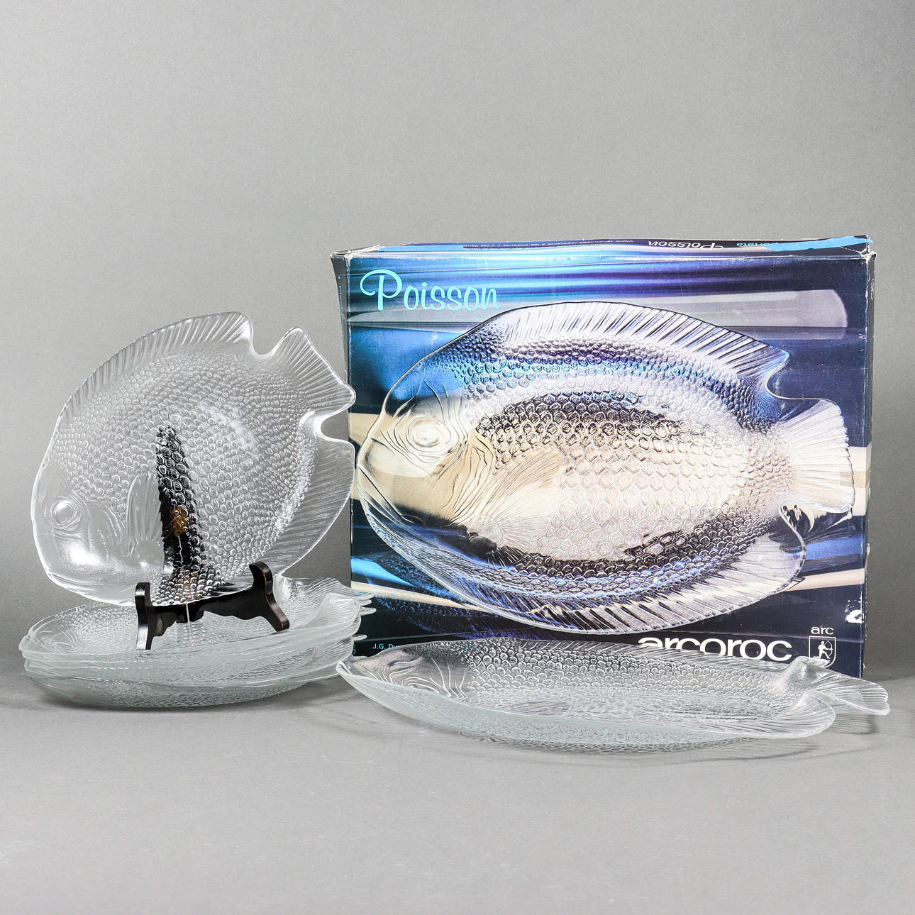 FISH PLATES AND PLATTER, glass, Arcoroc.