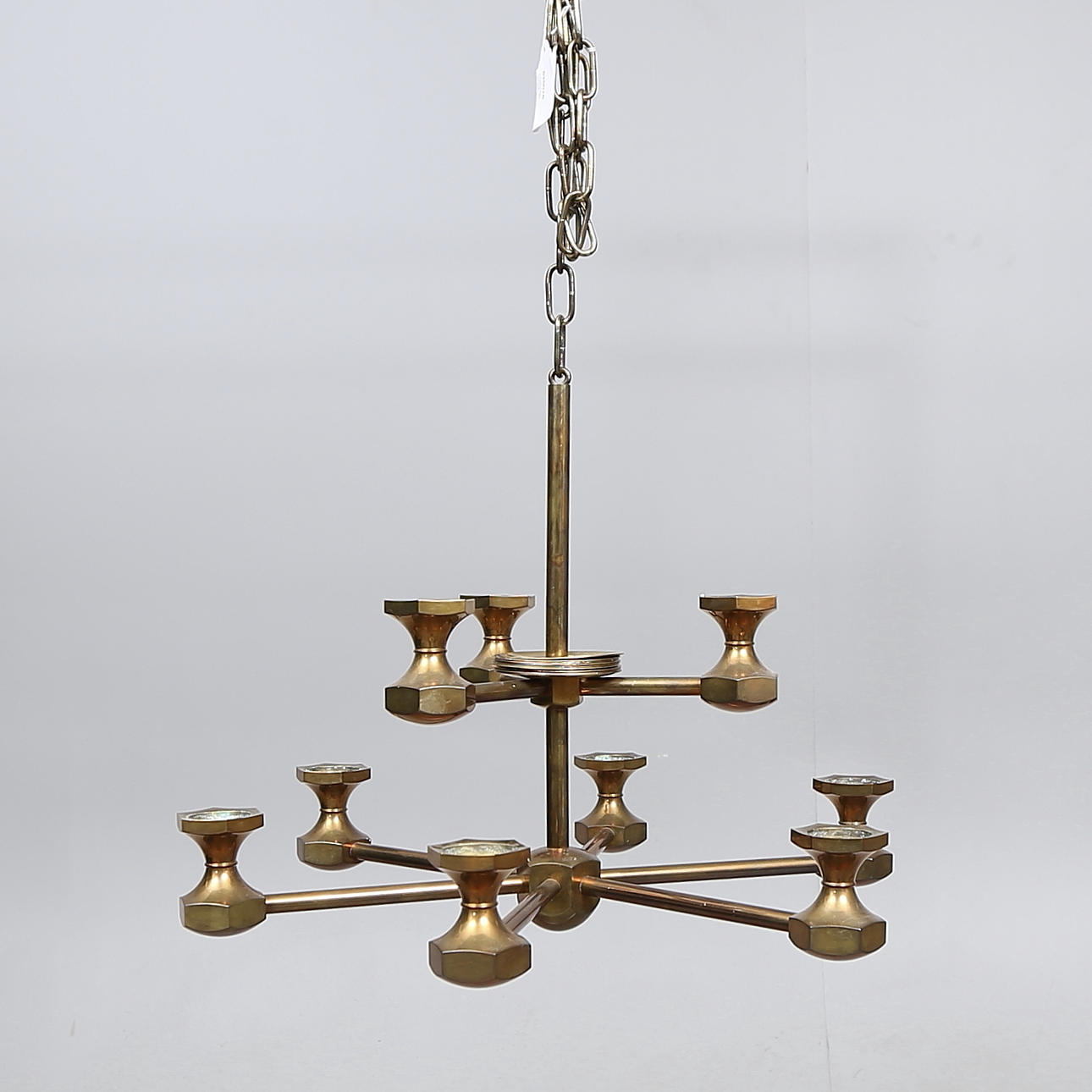 LJUSKRONA, mässing, Lars Bergsten, Gusum, Nr 72, daterad 1982, höjd ca. 36 cm.