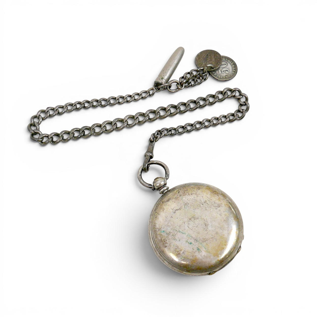 A FINE SILVER HUNTER POCKET WATCH ON CHAIN.