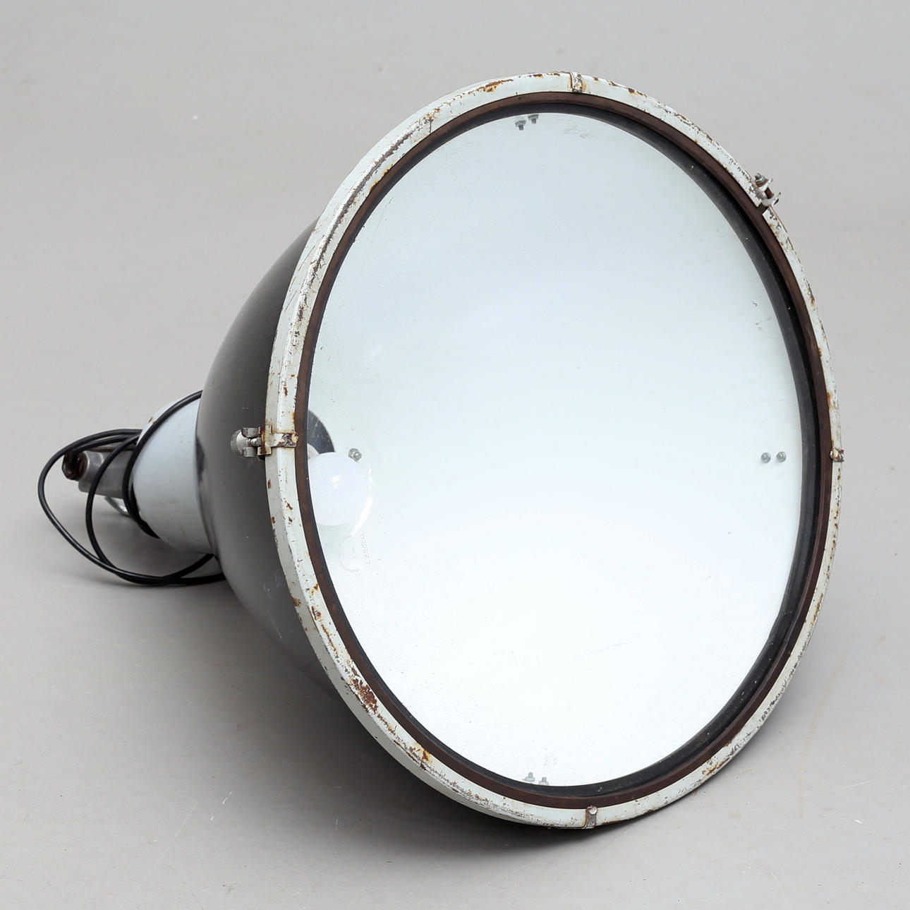 INDUSTRIAL LAMP, mid-20th century.