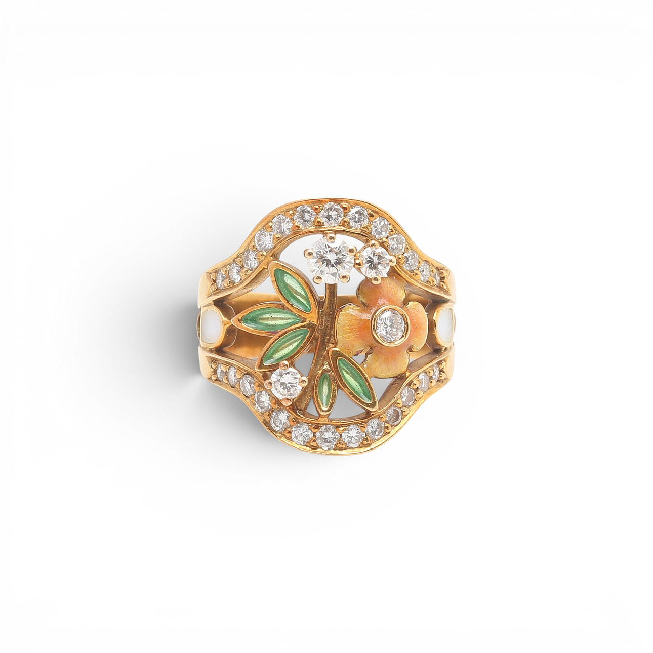 Gold and diamonds floral ring.