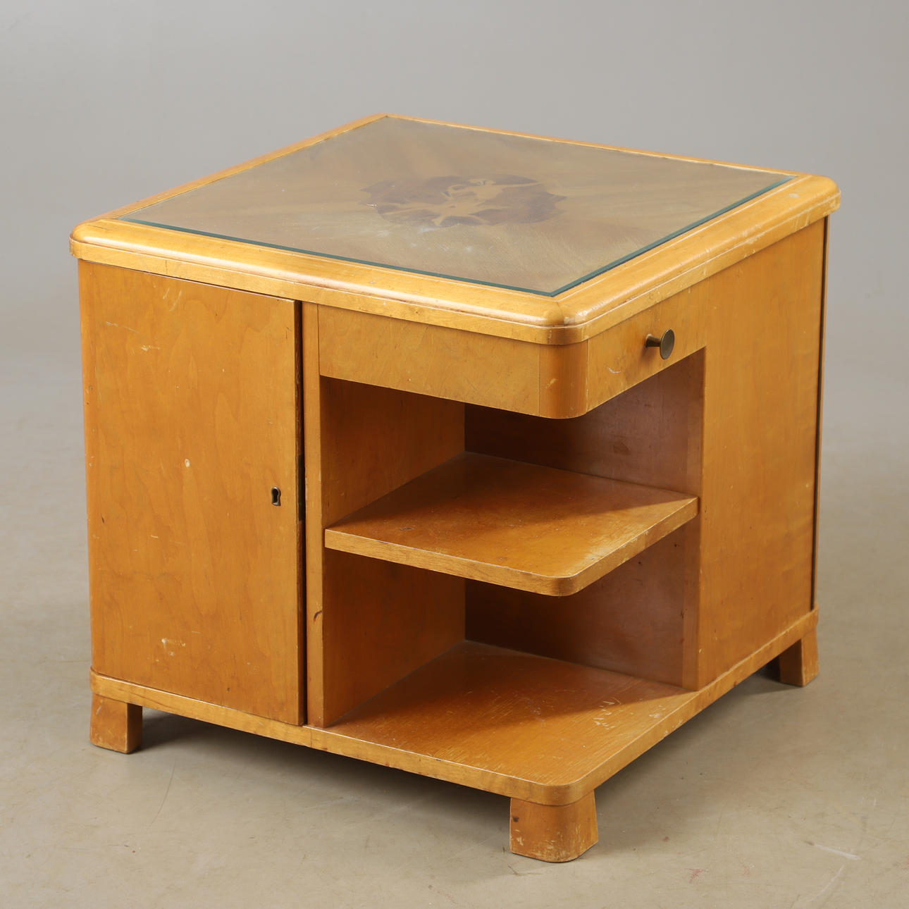 SMOKING TABLE, elm with inlay, 1930s/40s.