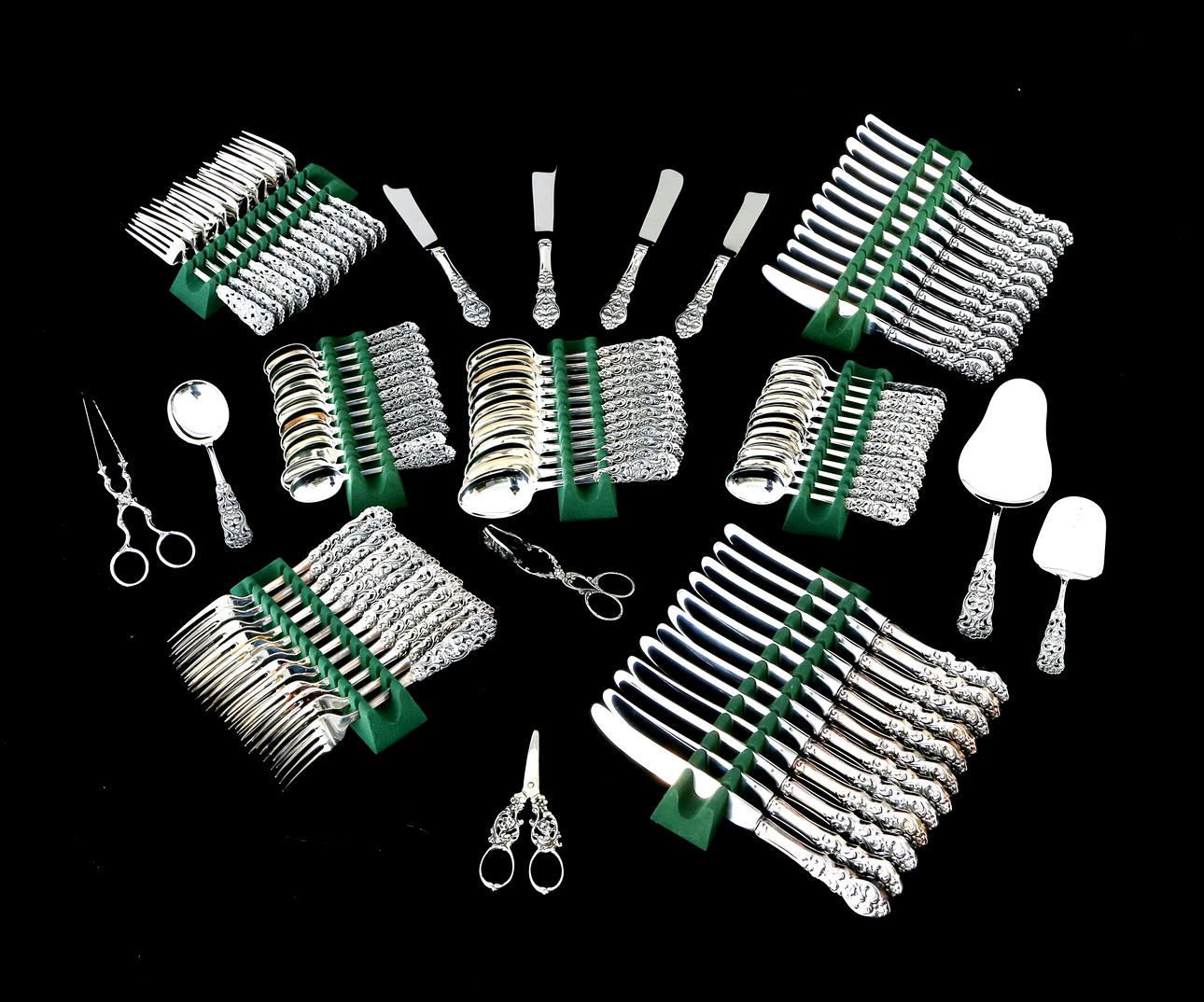 BESTICKUPPSÄTTNING, 94 delar, silver, T.H. Martinsen, Norge, 1900-tal, vikt 1189 gram.