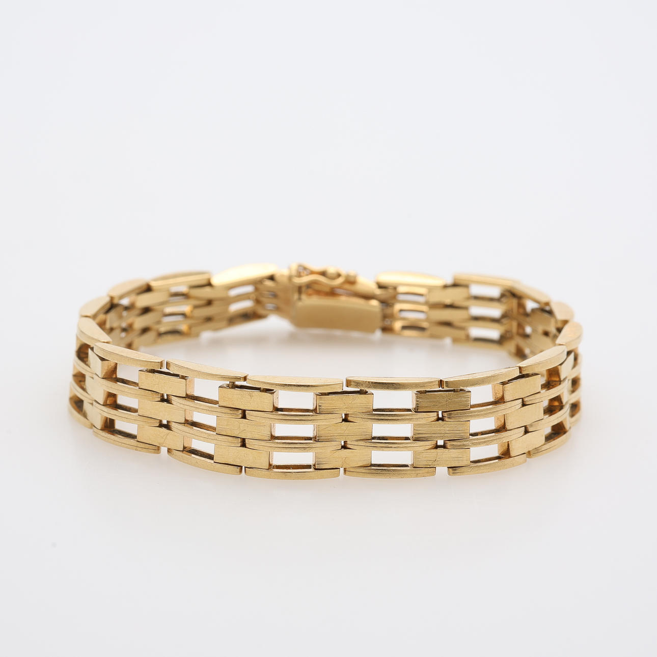 BRACELET, 18K GOLD, CORRIDOR LINK, APPROX. 30.3 GRAMS.