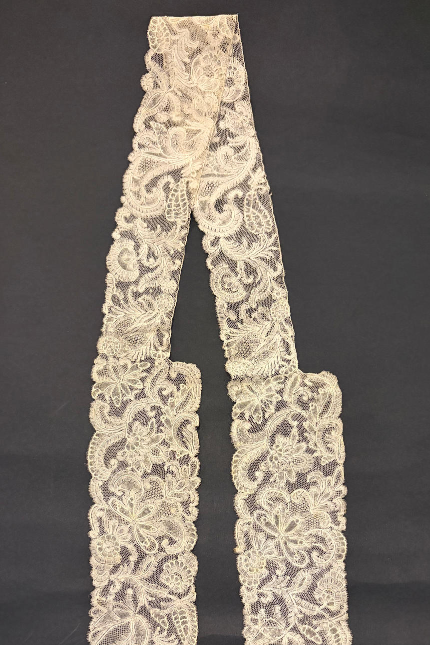 Lace collar application, probably from Brussels, 18th-19th Century.