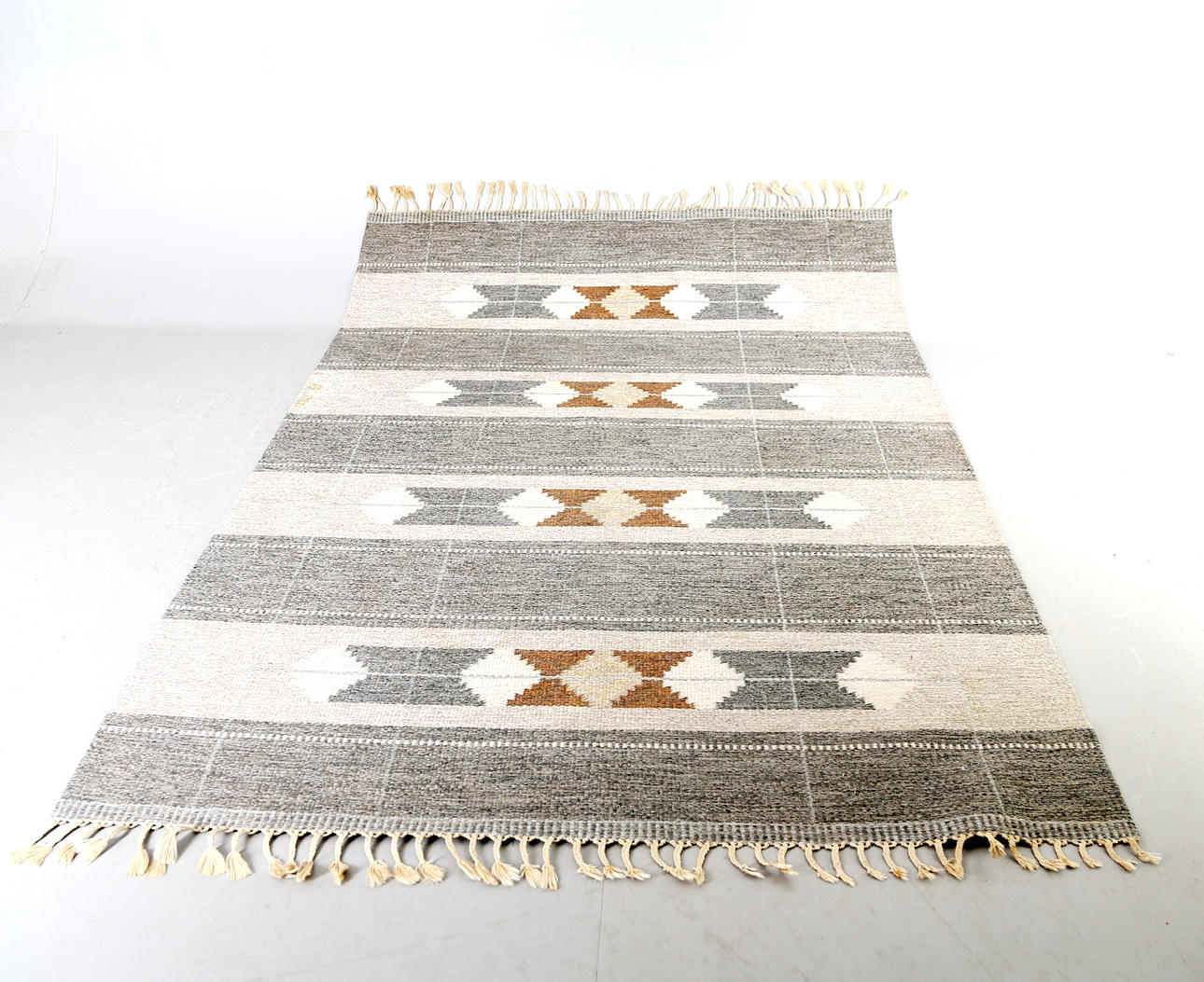 MATTA, ca 172 x 245 cm, Rölakan.