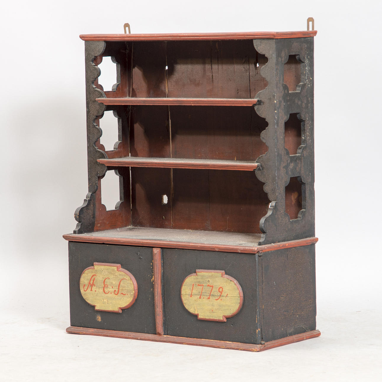 VÄGGSKÅP, allmogemålat, daterat 1779.