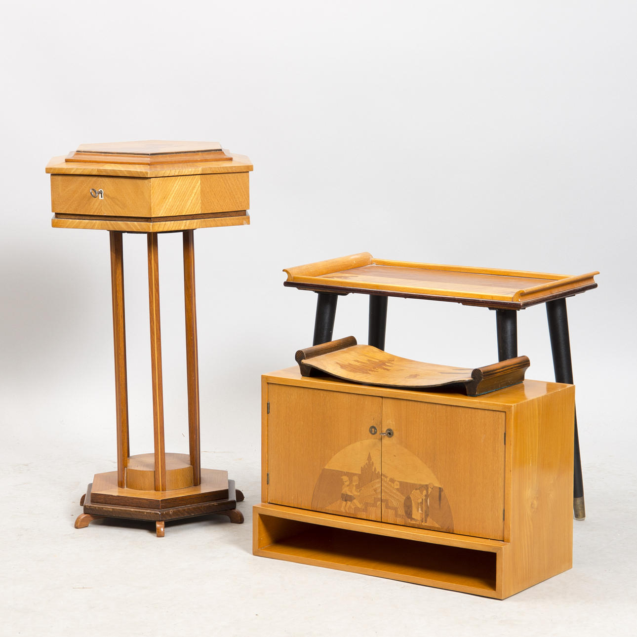 SYBORD, VÄGGSKÅP, PALL SAMT BRICKA, intarsia, Art Deco.