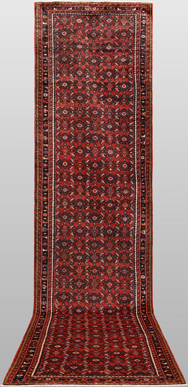 CARPET. Hamadan gallery size, 516 x 112 cm.