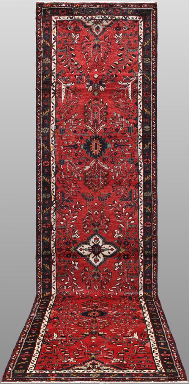 CARPET. Hamadan runner, 480 x 100 cm.
