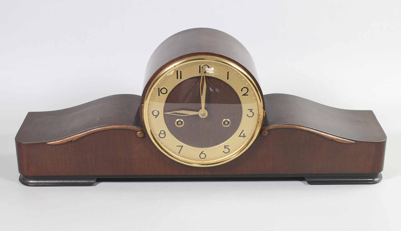 Mid-century mantel clock.