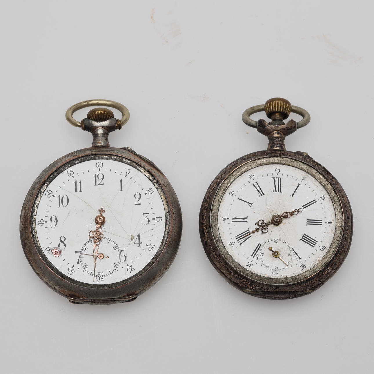 POCKET WATCHES 2 pieces silver.