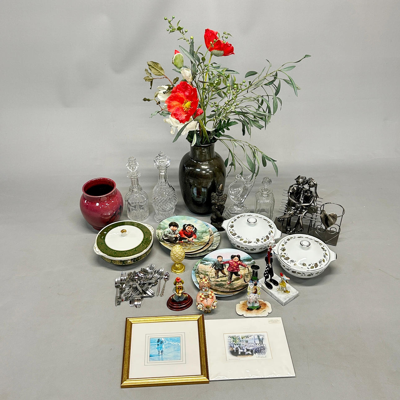 GROUP OF MIXED ITEMS.