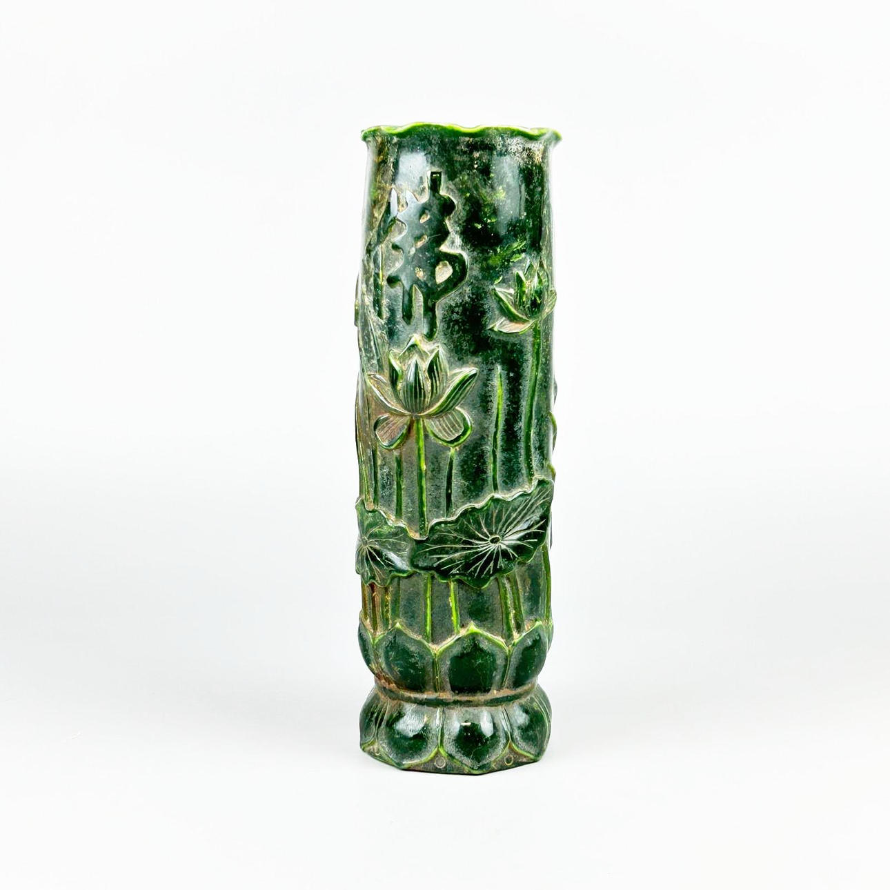 CHINESE FAUX JADE VASE.