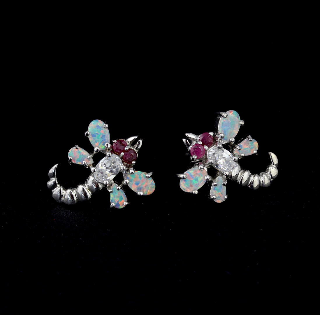 SILVER DRAGONFLY EARRINGS.