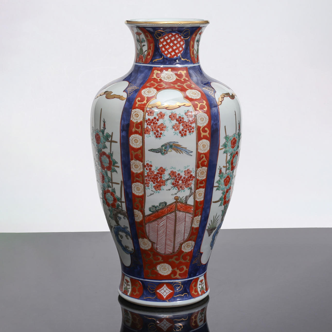 VASE, Imari, porcelain, Japan.