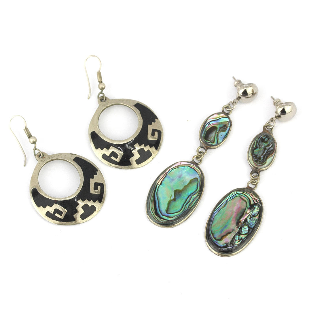 TWO PAIRS OF EARRINGS.
