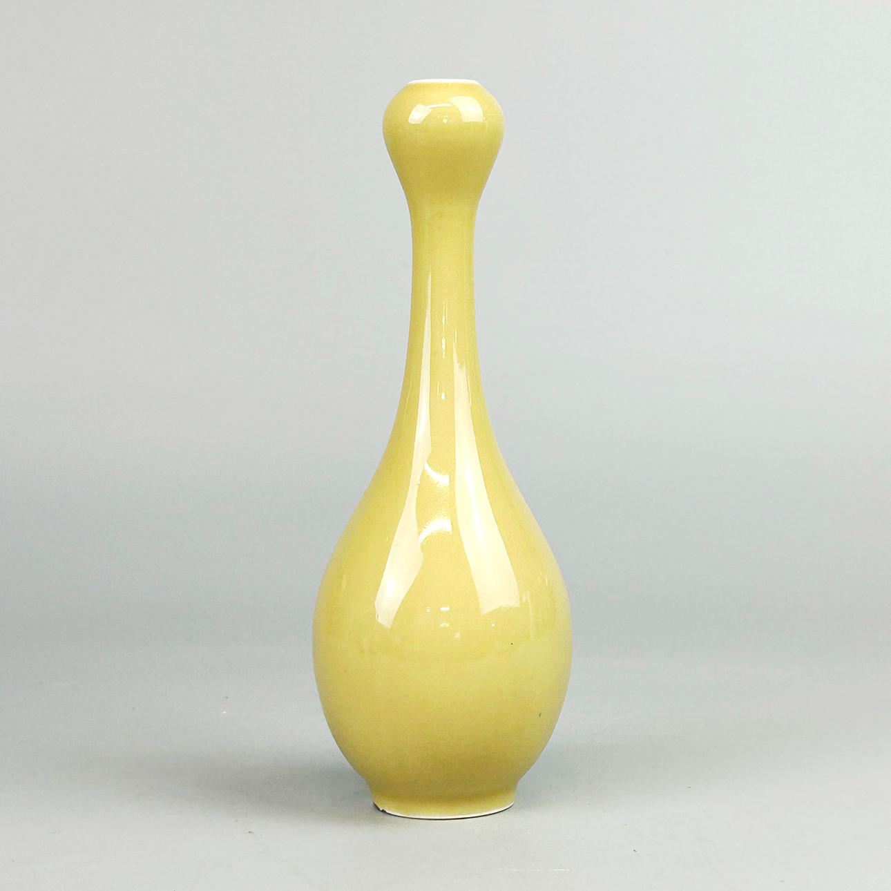 CHINESE GLAZED GARLIC NECK VASE.