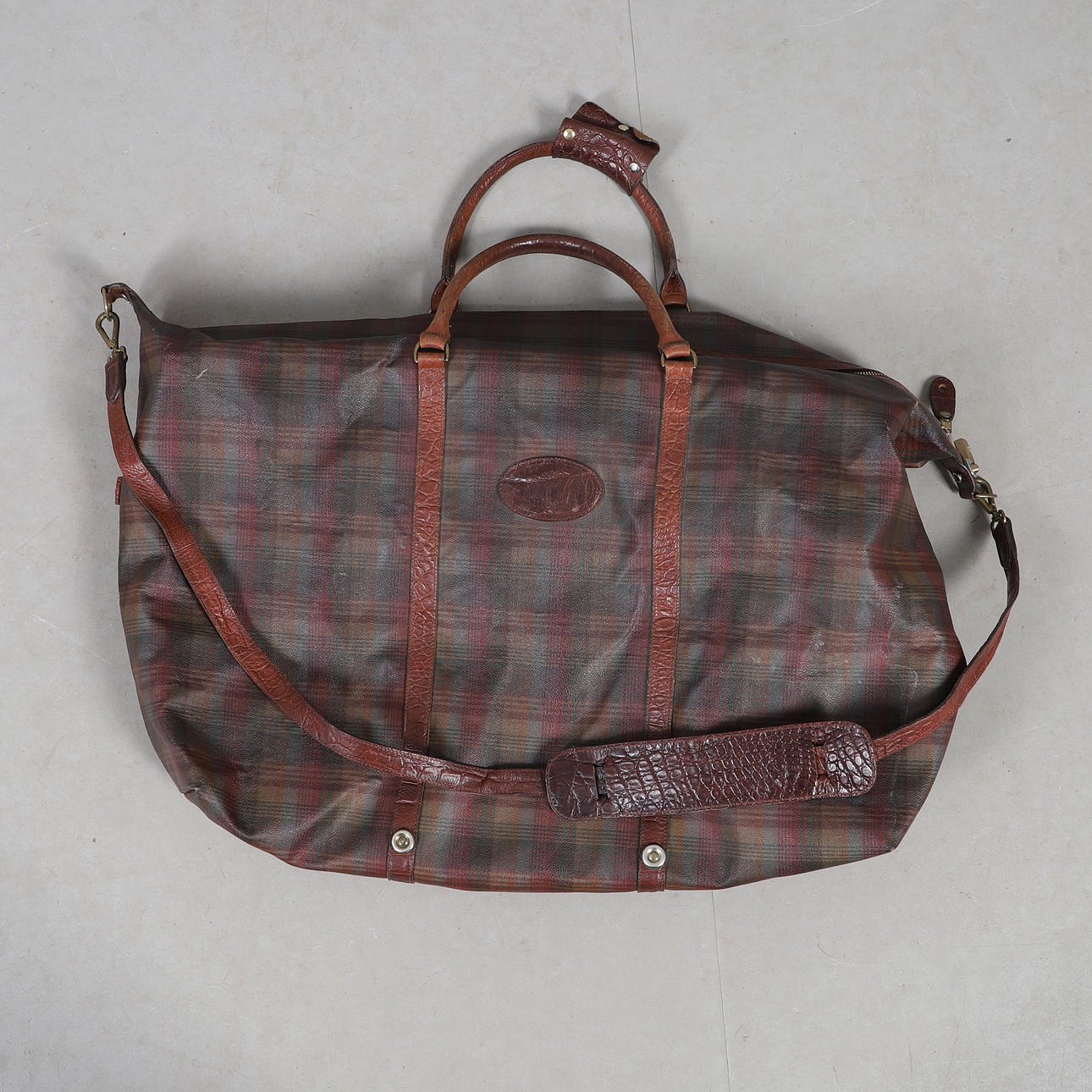 A LARGE MULBERRY CHECK SCOTCHGRAIN HOLDALL.