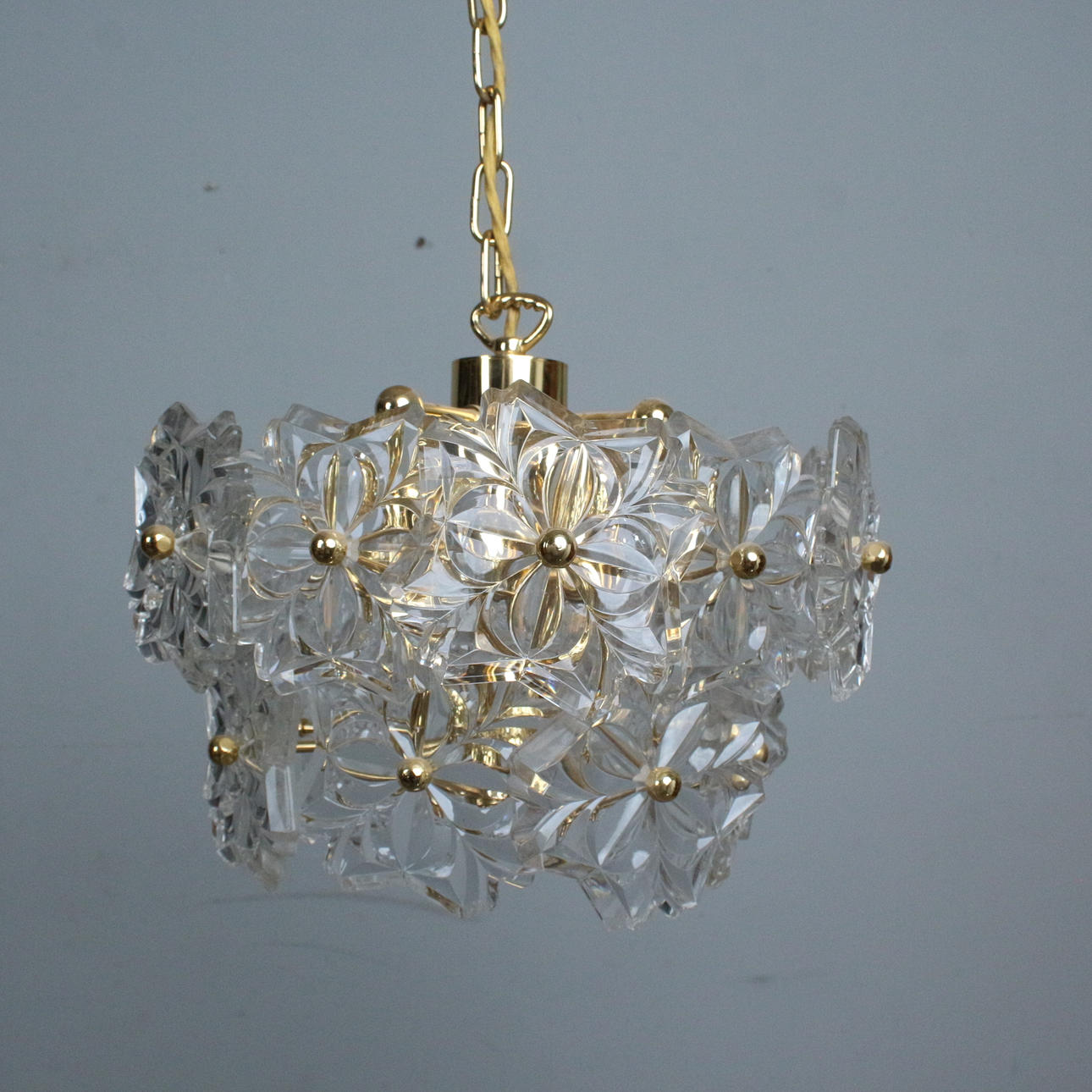 Mid-Century ceiling lamp with leaf elements from the 1970s.