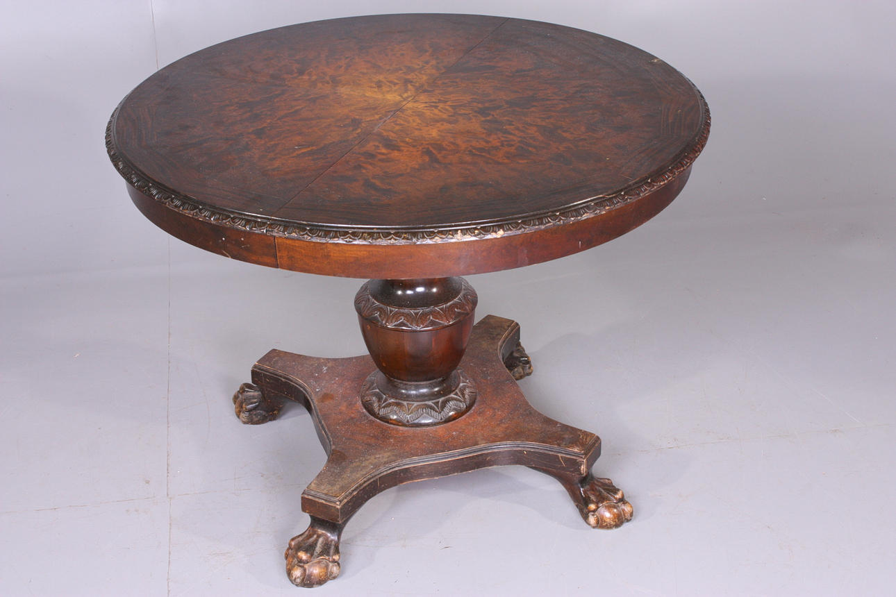 PELARBORD, chippendale stil.