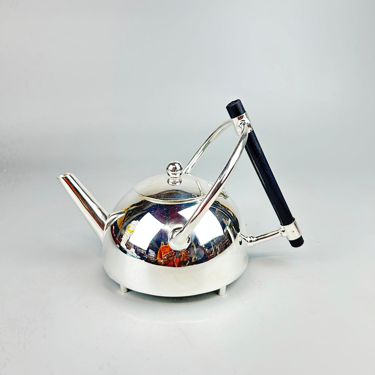 DRESSER STYLE TEAPOT.