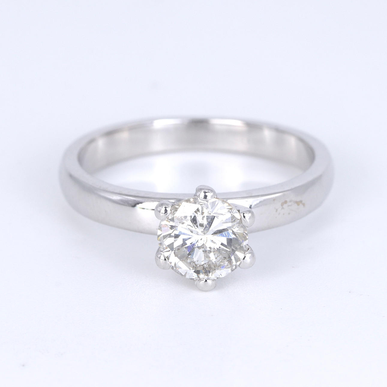 18CT 0.97 CT DIAMOND SOLITAIRE RING.