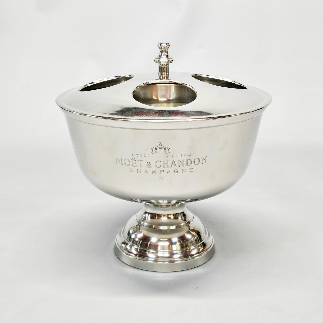 ADVERTISING CHAMPAGNE COOLER.