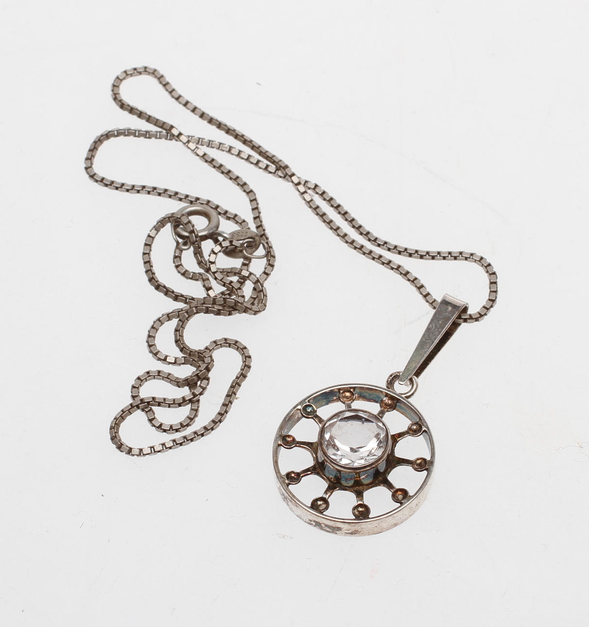 HALSBAND, silver med bergskristall, Kultaseppa Salovaara Ky, Finland.