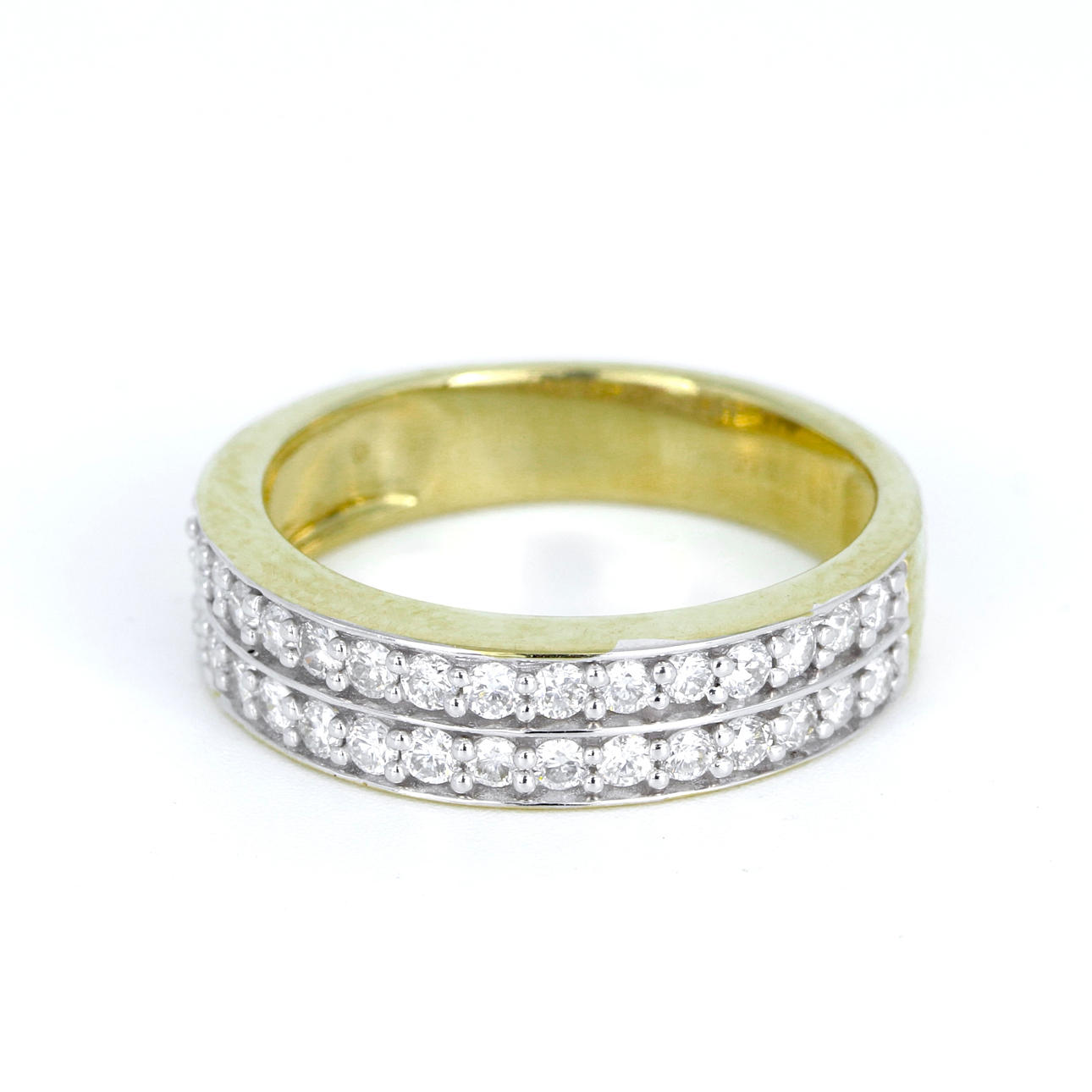 9CT YELLOW GOLD DIAMOND RING.